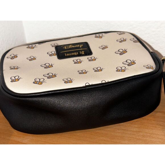 Loungefly Disney Winnie The Pooh Honey Crossbody Bag EUC - Picture 3 of 10